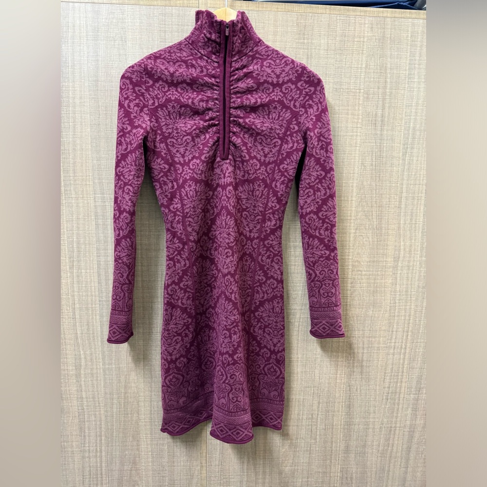 Athleta Burgandy Long Sleeve Turtleneck Sweater Dress With Zip Size XS